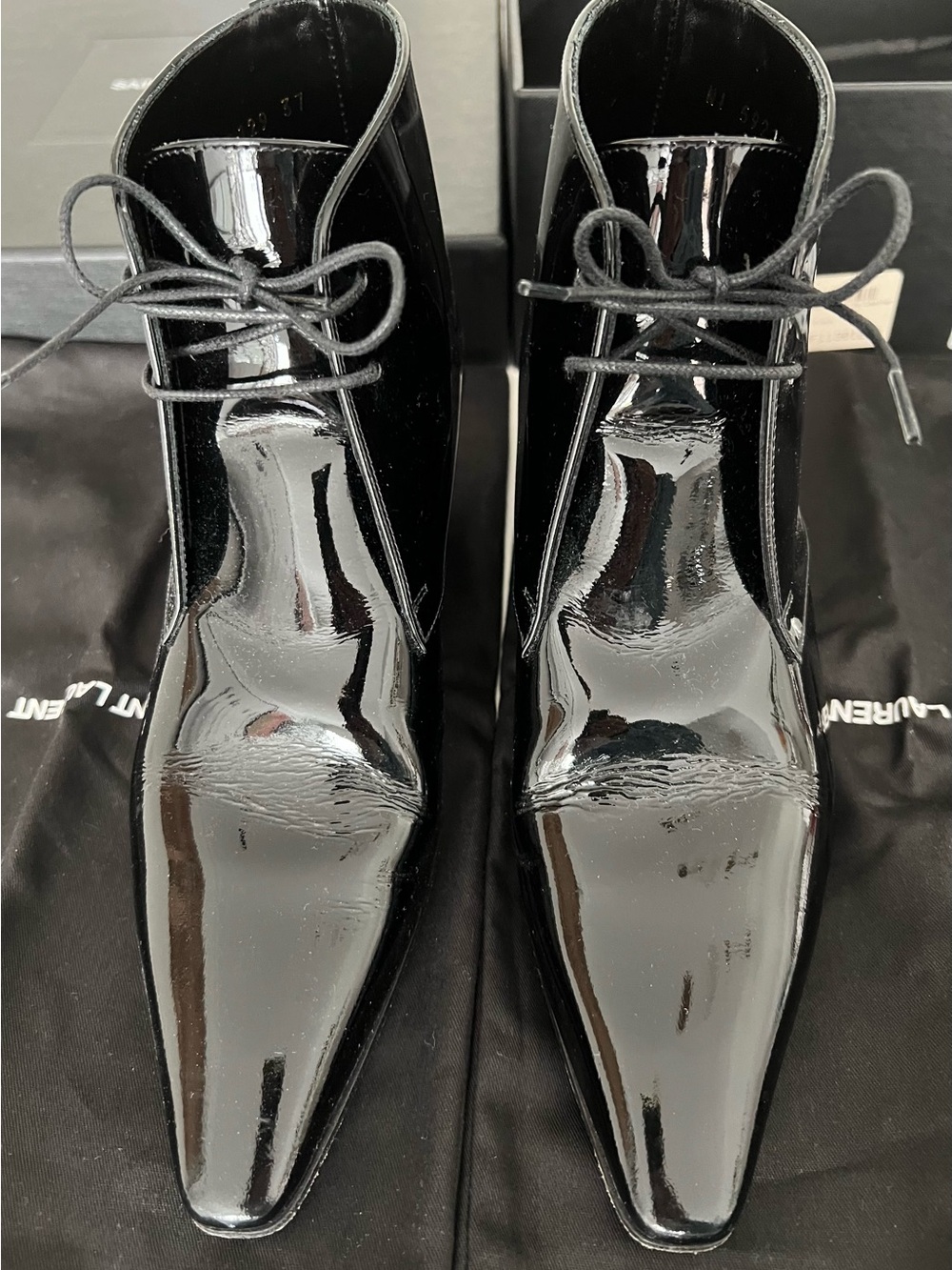 Saint Laurent Belle 45 Black Vernis Patent Leather Lace-Up Ankle Boots - Size 37